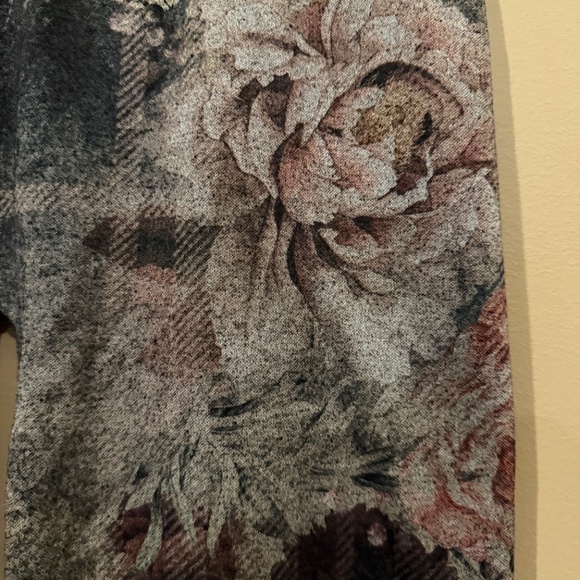 M. Rena Women's High Waisted Dark Floral Leggings, One Size - Picture 4 of 10